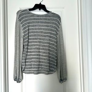 Women's Grey and White Long-sleeve Top